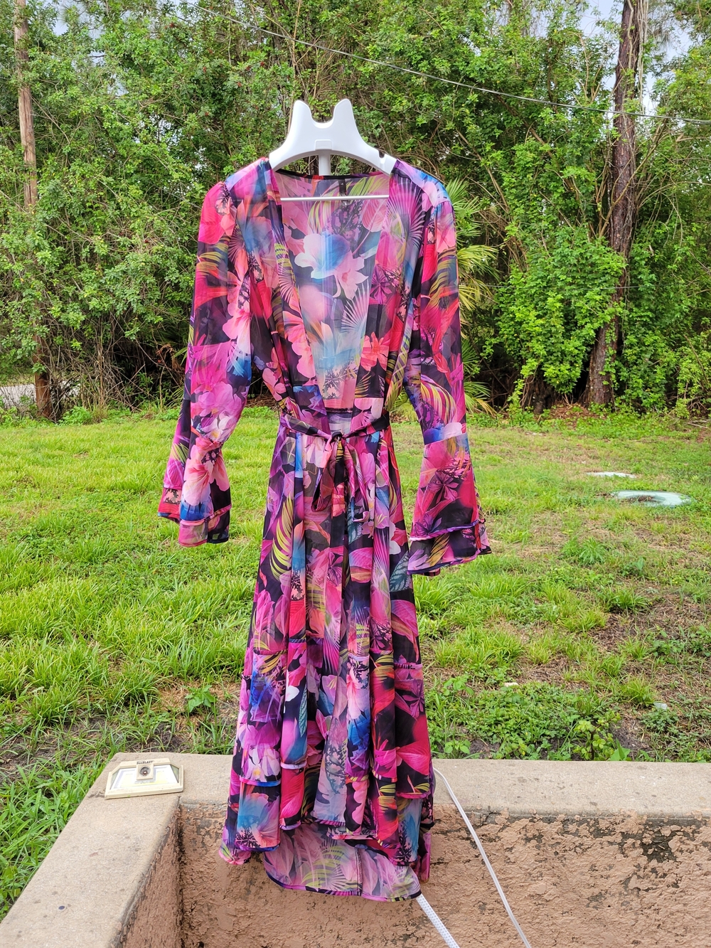 Torrid Maxi Kimono Sheer Colorful Floral Leaves Size 2 Tropical Vacation